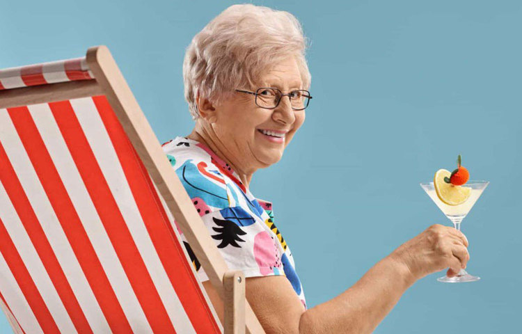 মায়ের প্রতি এতই টান যে তাকে ছাড়া থাকতেই পারেন না। এমনকি, হানিমুনেও দম্পতির সঙ্গে ছিলেন মা। ২০১২ সালের গোড়ায় সেই হানিমুনের পর ইতালির ওই দম্পতির বিয়ে টিকেছিল মাত্র তিন সপ্তাহ!