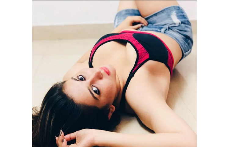 এই ছবিগুলো তোলা হয়েছে ভারতের মুম্বাইয়ে। নিজের সোশ্যাল মিডিয়ায় পোস্ট করে নায়িকা নিজেই জানিয়েছেন সেই কথা। তিনি লিখেছেন মাই মুম্বাই ডেজ।