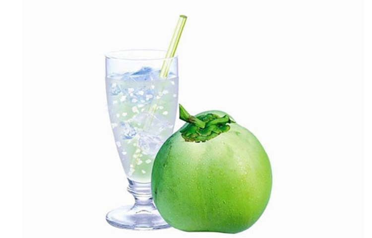 ব্লাড প্রেসার নিয়ন্ত্রণে থাকবে: ডাবের পানি উপস্থিত ভিটামিন সি, পটাশিয়াম এবং ম্যাগনেসিয়াম রক্তচাপকে নিয়ন্ত্রণে রাখতে সাহায্য করে থাকে। সম্প্রতি ওয়েস্ট ইন্ডিয়ান মেডিকেল জানার্লে প্রকাশিত একটি গবেষণা অনুসারে পটাশিয়াম শরীরে লবণের ভারসাম্য ঠিক রাখার মধ্যে দিয়ে ব্লাড প্রেসারকে স্বাভাবিক রাখে। তাই যাদের পরিবারে এই মারণ রোগটির ইতিহাস রয়েছে, তাদের নিয়মিত ডাবের পানি খাওয়া উচিত। একই নিয়ম যদি রক্তচাপে ভোগা রোগীরাও মেনে চলেন, তাহলেও দারুণ উপকার মেলে।