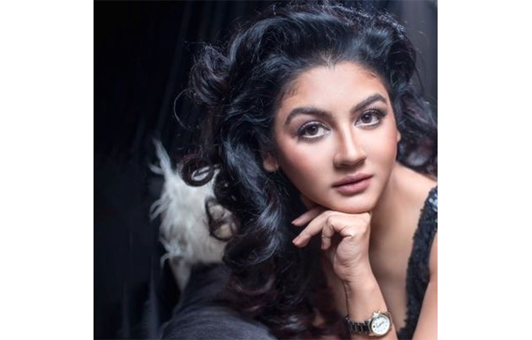 কালোয় কালোয় জয়ার সাজ।