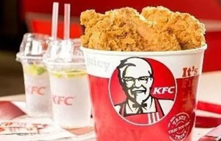 তিনি কর্নেল স্যান্ডার্স। কেন্টাকির ভাজা মুরগিকে পৌঁছে দিয়েছেন বিশ্বের কোণায় কোণায়।