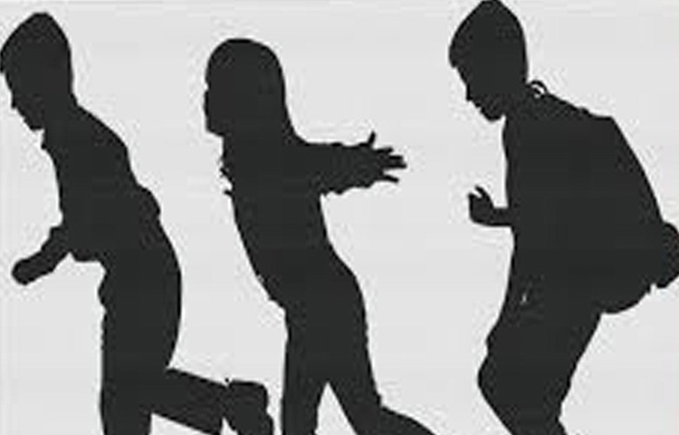 দু’বছরের মধ্যে হারল্যান্ড পাকা শেফ। দাদার হাতে তৈরি স্ন্যাক্স খুব পছন্দ করত খুদে দুই ভাইবোন। কিন্তু বেশি দিন এই একই জীবনে থাকতে পারলেন না হারল্যান্ড। বছর দশেক বয়সে তাকেও যেতে হল খামারবাড়িতে কাজ করতে। আরও দু’বছর পরে মার্গারেট আবার বিয়ে করলেন। কিন্তু তার দ্বিতীয় স্বামী কিছুতেই মেনে নিতে পারলেন না মার্গারেটের প্রথম পক্ষের তিন সন্তানকে।