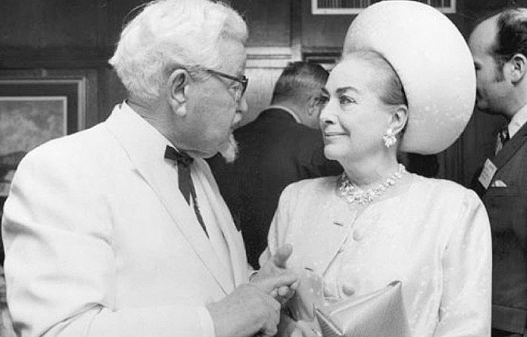 আবার শুরু হল রকমারি পেশা। জীবনবিমায় ক’দিন কাজের পরে শুরু করলেন নিজের ফেরি সংস্থা। সেটাও বন্ধ করে আরম্ভ করলেন অ্যাসিটিলিন বাল্ব তৈরি। বন্ধ করে দিতে হল সেটাও। কারণ বাজারে এসে গেল ইলেকট্রিক বাল্ব।