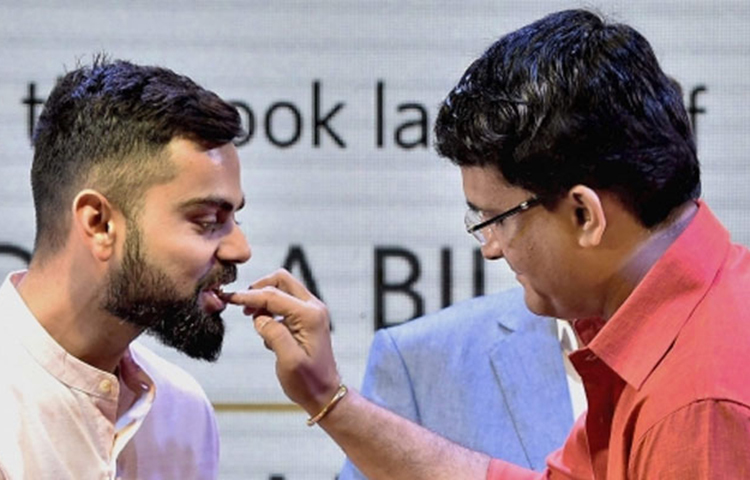 ভারতীয় দলের প্রাক্তন অধিনায়ক সৌরভ গঙ্গোপাধ্যায়ের মুখে সব সময়ই বিরাটের প্রশংসা শোনা যায়। তবে এবার বিরাটের এমন একটি দিকের কথা মহারাজ বললেন যা তার অপছন্দ।