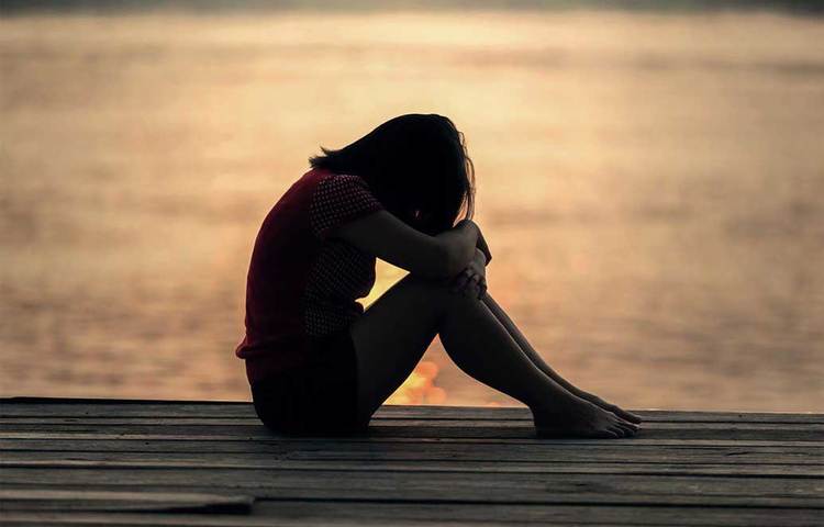 কাজের সূত্রেই হোক বা অন্য কোনো কারণে, আজকাল অনেকেই একা থাকেন। ফলে সংসারের যাবতীয় কাজ সামলাতে হয় একার হাতেই। কিন্তু ভাবুন তো, ঘরের সমস্ত কাজকর্ম করার জন্য যদি এমন একজন থাকতেন যিনি কাজের পাশাপাশি আপনার মনের কথাও শুনতেন! এমনটাই সম্ভব এখন জাপানে মাত্র ৬০০ টাকা ভাড়ার বিনিময়ে!