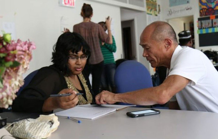 আপাতত তাকানোবুর এই সংস্থার বেশ রমরমা জাপানে। তার দেখাদেখি অনেকেই সে দেশে এ ধরনের পরিসেবা খুলে ব্যবসা জমিয়ে ফেলেছেন। নিশ্চয়ই ভাবছেন, কবে যে এমন একটা সংস্থা শুরু হবে এ দেশে!