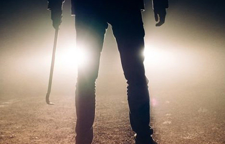 ছোটখাটো অপরাধ দিয়ে হাত পাকানো শুরু করে। তার পর চুরি, ডাকাতি, রাহাজানির মধ্য দিয়ে ধীরে ধীরে সিরিয়াল কিলার হয়ে ওঠে সে। গোটা লিসবনে সাড়া ফেলে দিয়েছিল সে। প্রতীকী ছবি।