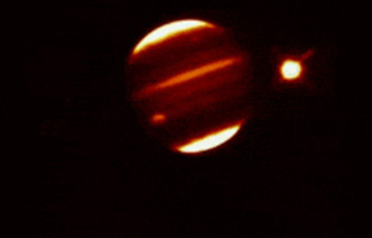 ইউজিন শুমেকারের পূর্বাভাস ছিল, এই ধূমকেতু খুব তাড়াতাড়ি আছড়ে পড়বে বৃহস্পতি গ্রহে। তার ভবিষ্যদ্বাণী সত্যি প্রমাণিত হয় ১৯৯৪ সালের ১৬ জুলাই। পৃথিবী জুড়ে নতুন করে আলোচিত হয় বিজ্ঞানী শুমেকারের নাম।