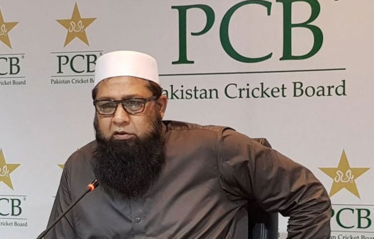 বিশ্বকাপের সেমি-ফাইনালে উঠতে না পারার ব্যর্থতা নিজের কাঁধে নিয়ে পাকিস্তান ক্রিকেট দলের নির্বাচক কমিটির চেয়ারম্যানের পদ থেকে সরে দাঁড়ান প্রাক্তন পাক অধিনায়ক ইনজামাম উল হকও।