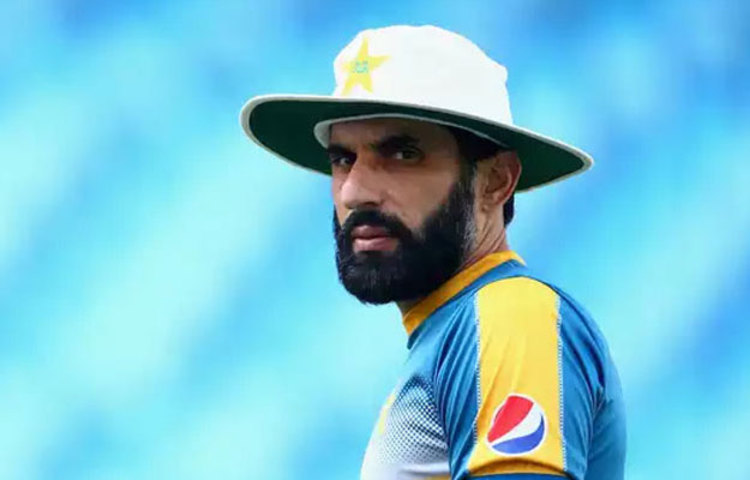 পাকিস্তানের কোচ এবং নির্বাচক কমিটির চেয়ারম্যান নির্বাচিত হলেন প্রাক্তন পাক অধিনায়ক মিসবা উল হক।