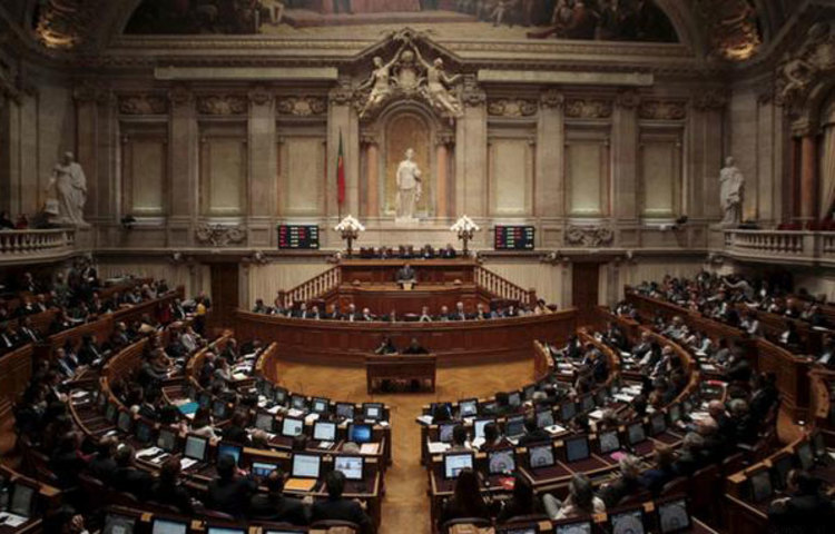 পর্তুগাল: গ্লোবাল পিস ইনডেক্সের ম্ল্যূায়ন অনুযায়ী শান্তিপূর্ণ দেশের তালিকায় ইউরোপের আরেক দেশ পর্তুগাল আছে পাঁচ নম্বরে।