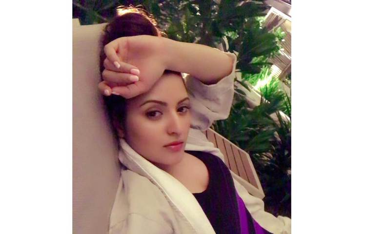 অবকাশ যাপনের একান্ত মুহূর্তে পরীমনি।