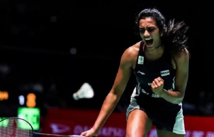 মায়ের জন্মদিনে এই সাফল্য সিন্ধু স্বাভাবিকভাবেই তার এই অ্যাচিভমেন্ট মা-কে ই উৎসর্গ করেছেন। তিনি জানিয়েছেন তার মা এই দিন দারুণভাবে ব্যস্ত ছিলেন। অনেকে ছিল। এই ঘটনা পরেই মাকে সেটা বলেন সিন্ধু। স্বাভাবিকভাবেই খুশি তিনি।