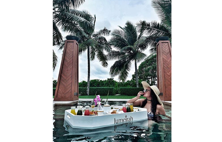 সম্প্রতি মালদ্বীপে বেড়াতে যান সোনাক্ষী।