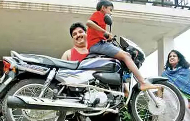 শুধু ভারতেরই নয়, মনোজ এশিয়ার মধ্যেও সবচেয়ে শক্তিশালী পুরুষ। বিশ্বে শক্তিশালীর তালিকার ১৪ নম্বরে রয়েছেন তিনি। গিনেস বুকে নামও রয়েছে তার।