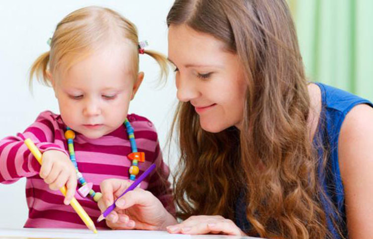 ছোটবেলা থেকেই যারা অস্থির প্রকৃতির হয়, পড়াশোনা বা অন্য কিছুতেও তেমন আগ্রহ নেই বা মন বসাতে পারেনা। তাদের ক্ষেত্রে অবশ্যই কিছুটা ভিন্ন ব্যবস্থা নিতে হবে। অর্থাৎ শিশু বা ছাত্র-ছাত্রীকে কোনো পোষা প্রাণী কিনে দেয়া যেতে পারে। ছোট ভাই-বোনের খানিকটা দেখাশোনার দায়িত্ব দেয়া যেতে পারে, যাতে করে ওরা কাজের প্রতি দায়িত্বশীল হয়ে উঠতে পারে, আত্মবিশ্বাস বাড়তে পারে। কারণ আত্মবিশ্বাসই পড়াশোনায় মনোযোগ এনে দেবে।