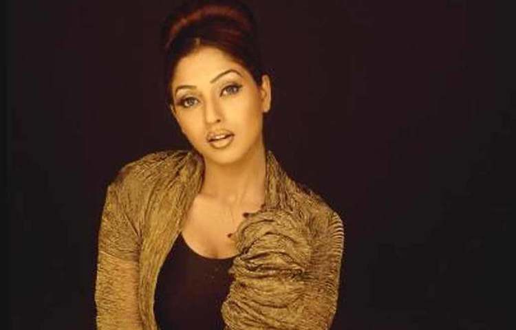 তবে তাদের বিয়ে স্থায়ী হয়েছিল মাত্র আট মাস। প্রকাশ্যে চলে এসেছিল তাদের দাম্পত্য-বিবাদ। বান্টির অভিযোগ ছিল, বিয়ের পরেও একাধিক পুরুষের সঙ্গে সম্পর্ক ছিল সুমনের।