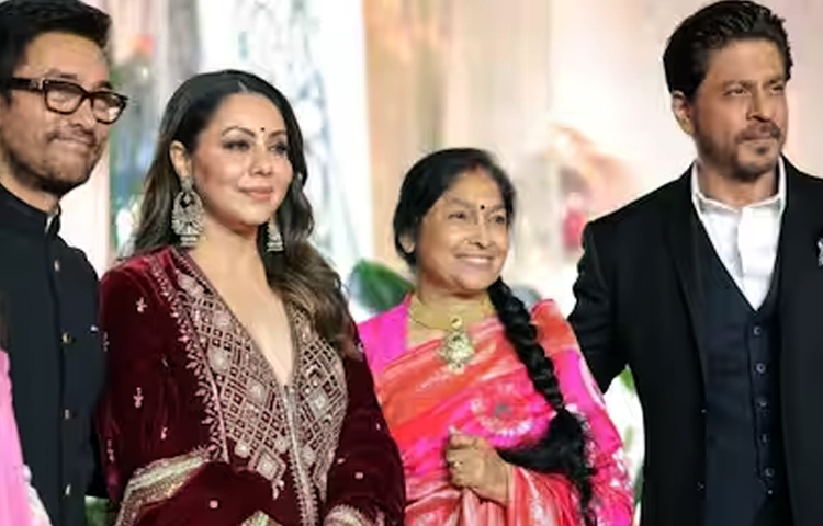 গৌরিকে নিয়ে এসেছিলেন বলিউড বাদশা শাহরুখ খানও। ছবি: সংগৃহীত