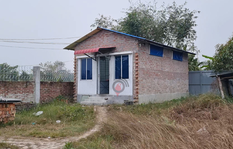 বড় হয়ে যখন বুঝতে পারলেন তার এই সমস্যা পরিবারে ওপর প্রভাব ফেলবে তখন আর কারো বোঝা হতে চাননি। নিজেই কিছু করার চেষ্টা করলেন। গ্রাম থেকে প্রাথমিক বিদ্যালয় ও উচ্চ বিদ্যালয়ের পাঠ চুকিয়ে প্রথমে ভর্তি হন ঢাকা পলিটেকনিক ইনস্টিটিউটে। এরপর স্টামফোর্ড ইউনিভার্সিটি থেকে পড়াশোনার পাঠ চুকান। ছবি: বিধান মজুমদার অনি