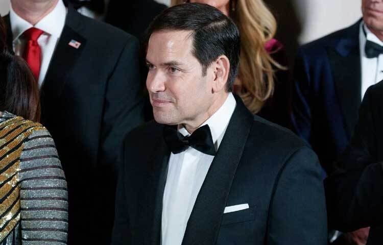 যুক্তরাষ্ট্রের পরবর্তী পররাষ্ট্রমন্ত্রী হিসেবে নির্বাচিত হয়েছেন মার্কো রুবিও। তিনি সর্বসম্মতভাবে ৯৯-০ ভোট পেয়ে এ পদের জন্য নিশ্চিত হয়েছেন।