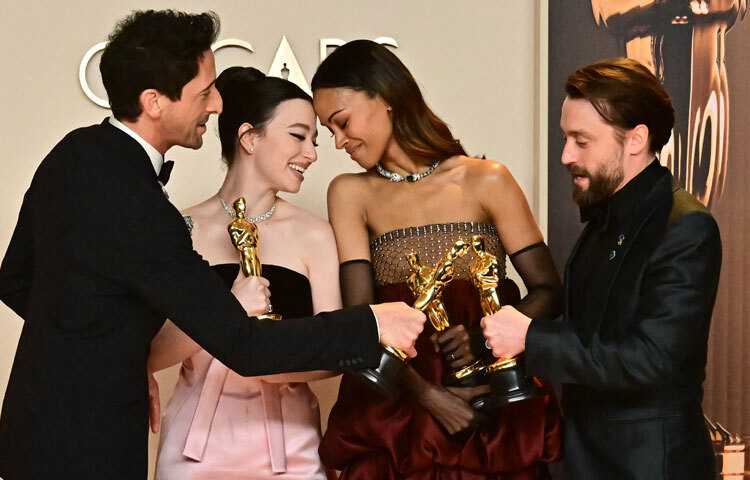 এক ফেমে চার সেরা অভিনেতা ও অভিনেত্রী।