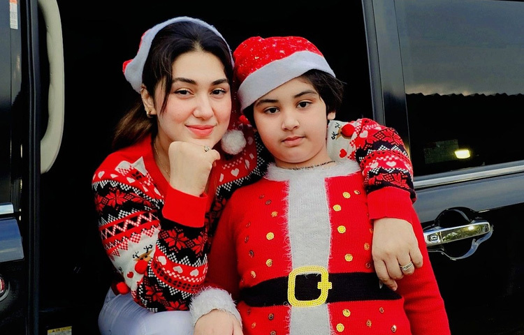 চিত্রনায়ক শাকিব খানের সঙ্গে সম্পর্কের টানাপোড়েন আর বিচ্ছেদের পর সন্তান আব্রাম খান জয়কে নিয়েই জীবন কাটাচ্ছেন অপু বিশ্বাস।