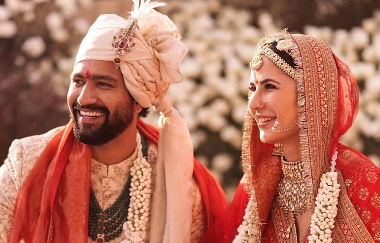 ২০২১ সালে বলিউড অভিনেতা ভিকি কৌশলের সঙ্গে তার বিয়ের খবর চমকে দিয়েছিল সবাইকে। তাদের বিয়ে ছিল ব্যক্তিগত ও গ্ল্যামারবিহীন-যা তাদের সম্পর্কের গভীরতা এবং আন্তরিকতার প্রতিচ্ছবি।