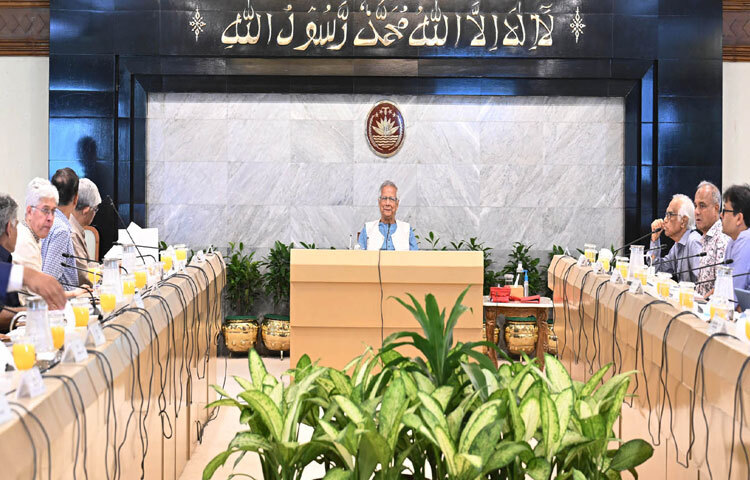 প্রধান উপদেষ্টা প্রফেসর মুহাম্মদ ইউনূস ঢাকায় তেজগাঁওয়ে তার কার্যালয়ে এলডিসি হতে উত্তরণ সংক্রান্ত আলোচনা সভায় বক্তৃতা করেন। ছবি: পিআইডি