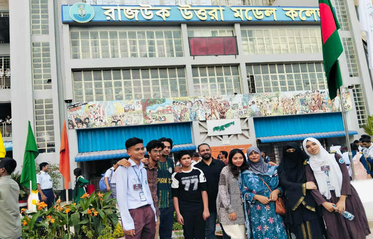 রাজধানীর উত্তরার রাজউক মডেল স্কুল অ্যান্ড কলেজে এ বছর এইচএসসিতে পাসের হার ৯৯ দশমিক ৯৪ শতাংশ। জিপিএ- ৫ পেয়েছে ১২১৮ জন শিক্ষার্থী। যা মোট পরীক্ষার্থীর ৭১ দশমিক ৯৪ শতাংশ।