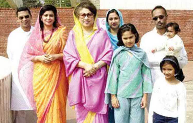 এ দম্পতির ঘরে ১৯৬৫ সালের ২০ নভেম্বর তারেক রহমান ও ১৯৬৯ সালের ১২ আগস্ট আরাফাত রহমান কোকোর জন্ম। ফাইল ছবি