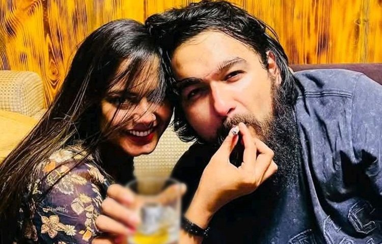 কিছুদিন আগেও ইডেন কলেজের ছাত্রীকে নির্যাতনের অভিযোগে কারাগারে যেতে হয় তাকে। এরপর আদালত সেই নারীকে বিয়ে করার রায় দেন।