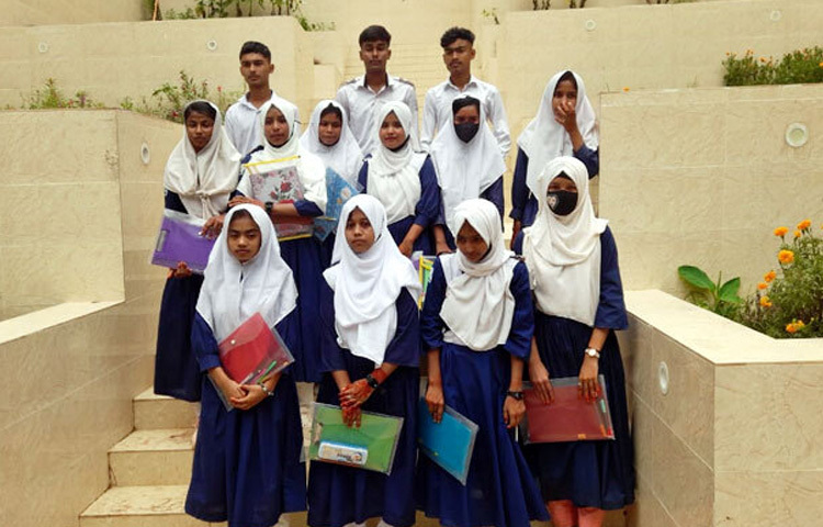 প্রবেশপত্র না পাওয়ায় কক্সবাজারের উখিয়ার হলদিয়া পালং আদর্শ বিদ্যাপীঠের ১৩ শিক্ষার্থী এসএসসি পরীক্ষায় অংশ নিতে পারেনি।  ছবি: জাহাঙ্গীর আলম