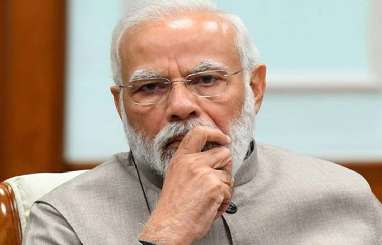 এরই মধ্যে ভারতের প্রধানমন্ত্রী নরেন্দ্র মোদী গভীর শোক প্রকাশ করে বলেন, ‘এই দুর্ঘটনা হৃদয়বিদারক। নিহতদের প্রতি আমার সমবেদনা, আহতদের সুস্থতা কামনা করছি।’