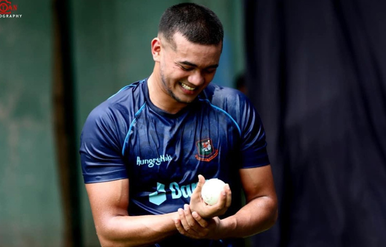 জানা গেছে, অভিযোগকারী তাসকিনের বন্ধু।