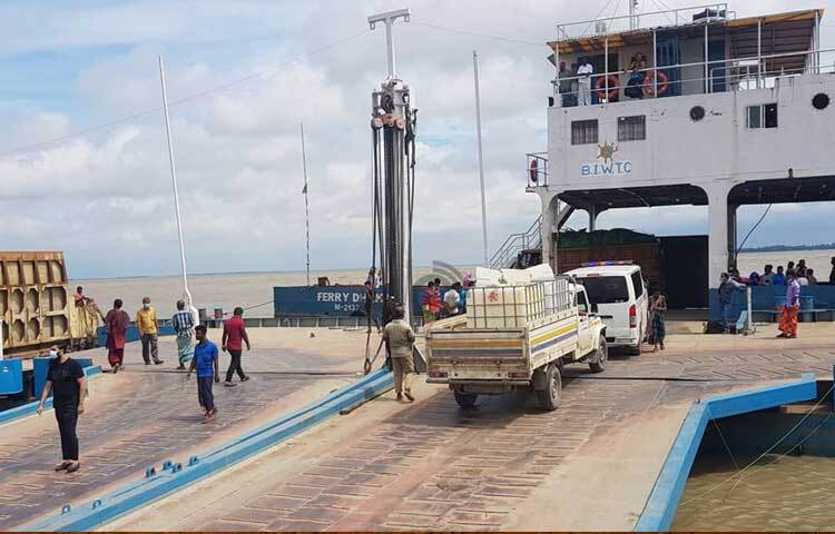 আসন্ন ঈদুল আজহা উপলক্ষে দৌলতদিয়া-পাটুরিয়া নৌরুটে চলাচল করবে ১৮টি ফেরি ও ২০টি লঞ্চ। ছবি: রুবেলুর রহমান