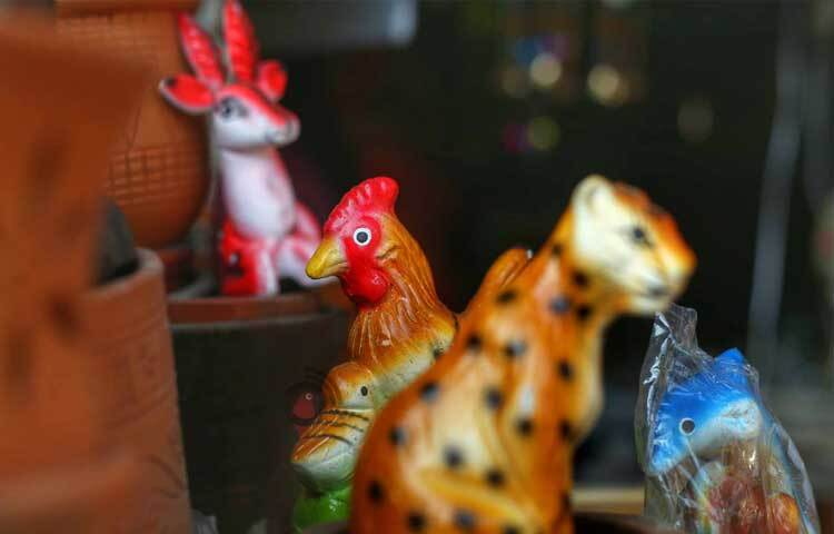 শিশুদের খেলার পাশাপাশি ঘর সাজানোতেও এসব পণ্যর বেশ চাহিদা রয়েছে।