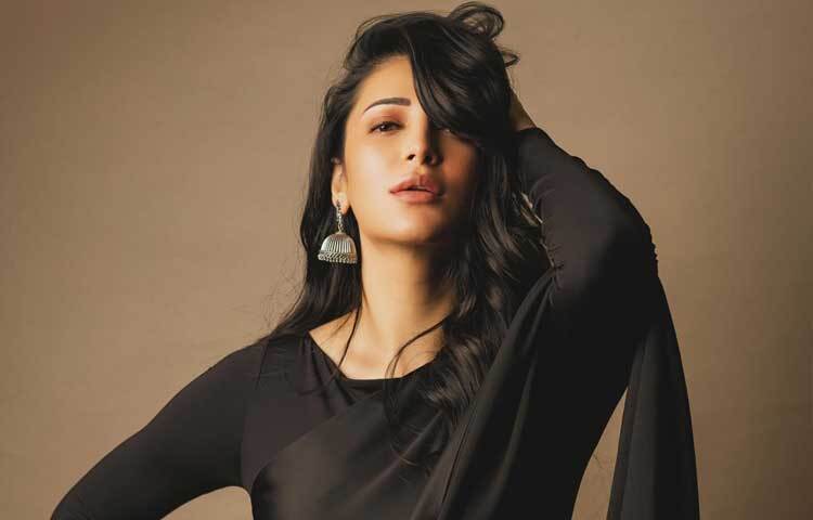 ১৯৮৬ সালের ২৮ জানুয়ারি ভারতের তামিলনাডুর চেন্নাইতে জন্ম শ্রুতি হাসানের।