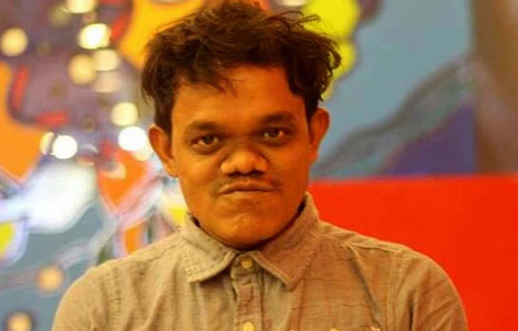 হুমায়ূন সাধু মূলত নাট্যাঙ্গনে তার কর্মজীবন শুরু করেন। ‘ঊন-মানুষ’ নাটকে তার অভিনয় ছিল প্রশংসনীয়। এই নাটকে তিনি এক অসাধারণ চরিত্রে অভিনয় করে দর্শকদের মুগ্ধ করেছিলেন।