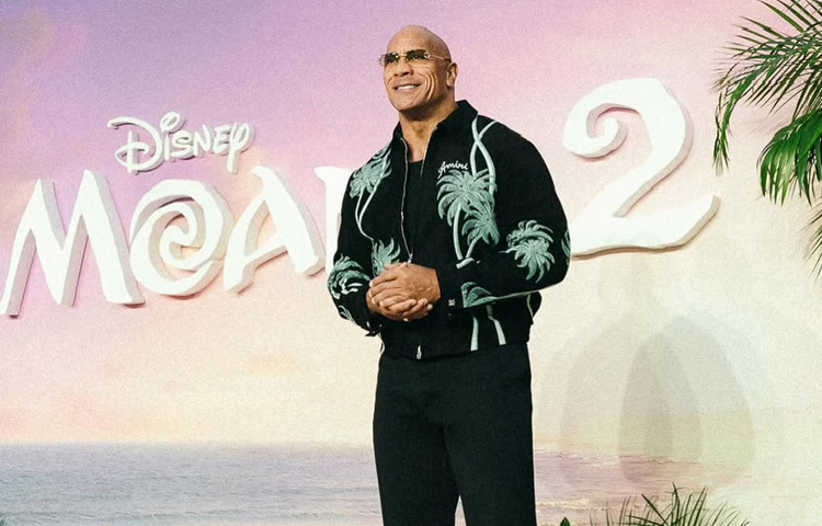 ১৯৭২ সালের এই দিনে যুক্তরাষ্ট্রের হেওয়ার্ড, ক্যালিফোর্নিয়ায় জন্ম তার।