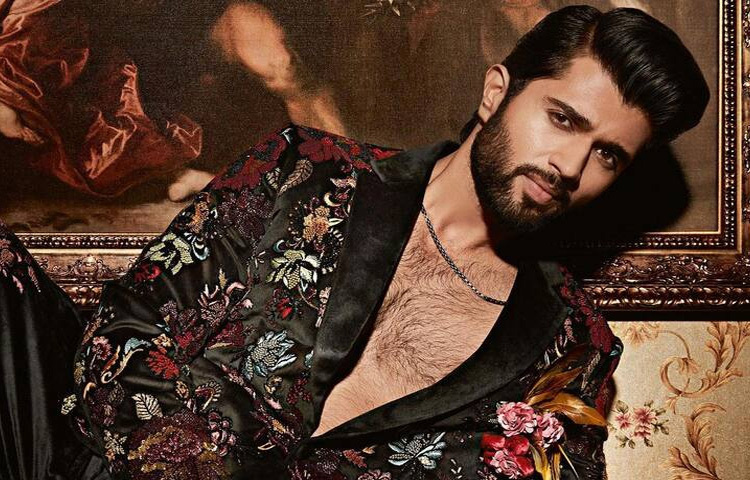 ২০১১ সালে রবি বাবুর পরিচালনায় ‘নুভিলা’ ছবির হাত ধরে অভিনয়ে পা রাখেন বিজয় দেবেরাকোন্ডা।