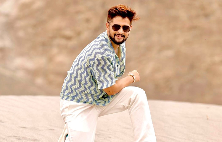 ১৯৮৭ সালের এই দিনে ভারতের পশ্চিমবঙ্গের কলকাতা শহরে জন্ম তার।