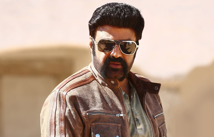 নন্দমুরি বলকৃষ্ণের যাত্রা শুরু হয় শিশু শিল্পী হিসেবে, তবে ১৯৮০ এর দশকে তিনি তেলেগু সিনেমার মূলধারার নায়ক হিসেবে আত্মপ্রকাশ করেন।