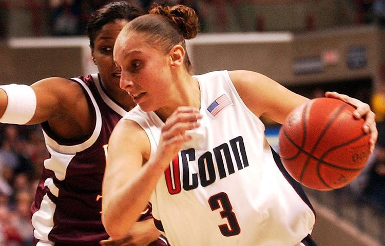 টরাসির ক্যারিয়ার শুরু হয়েছিল স্কুল পর্যায় থেকেই, কিন্তু পরিচিতি পান কলেজ বাস্কেটবলে নজরকাড়া পারফরম্যান্সের মাধ্যমে।