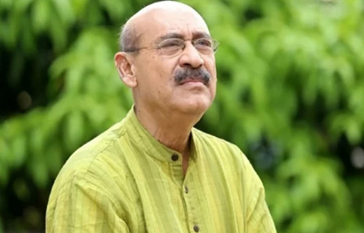 ১৯৪৪ সালের এই দিনে ভারতের পশ্চিমবঙ্গের মুর্শিদাবাদে তার জন্ম। তবে দেশভাগের পর তার পরিবার চলে আসে বাংলাদেশে। ছোটবেলা থেকেই সাহিত্যের প্রতি ঝোঁক থাকলেও প্রকৌশল পড়েছেন চট্টগ্রাম ইঞ্জিনিয়ারিং কলেজে (বর্তমান চুয়েট)। কিন্তু মঞ্চই যেন তার প্রকৃত বিশ্ববিদ্যালয় হয়ে উঠেছিল।