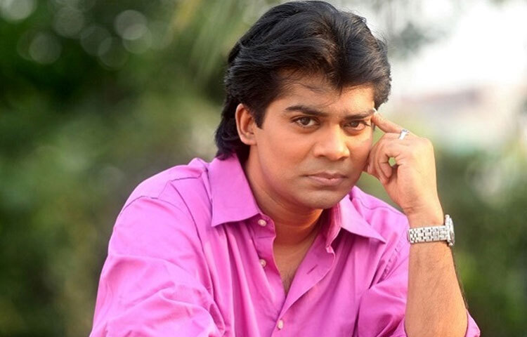 জিতু আহসান জন্ম থেকেই এক সাংস্কৃতিক পরিবারে বড় হয়েছেন। তার বাবা মঞ্জুর আহসান ছিলেন মুক্তিযোদ্ধা এবং টেলিভিশনের প্রযোজক। সেই সূত্রেই ছোটবেলা থেকেই অভিনয়ের প্রতি আগ্রহ তৈরি হয়। মাত্র শিশু বয়সে তিনি প্রথম অভিনয় করেন জনপ্রিয় নাটক ‘এই সেই’-এ। পর্দায় প্রথম আবির্ভাবেই তিনি নজর কাড়েন দর্শকের।