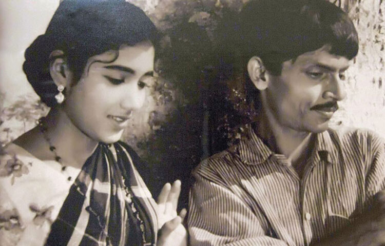 সুচন্দার চলচ্চিত্রে পদার্পণ হয় ষাটের দশকে। সেই সময় ঢাকাই চলচ্চিত্রে নতুন মুখের খোঁজ চলছিল। সুচন্দা তার সৌন্দর্য, অভিনয় দক্ষতা ও স্বাভাবিক অভিব্যক্তি দিয়ে দ্রুতই দর্শকের মন জয় করে নেন। তার প্রথম দিককার ছবি ‘কাগজের নৌকা’ (১৯৬৬) দিয়েই নজরে আসেন তিনি। এরপর আর পেছনে তাকাতে হয়নি।