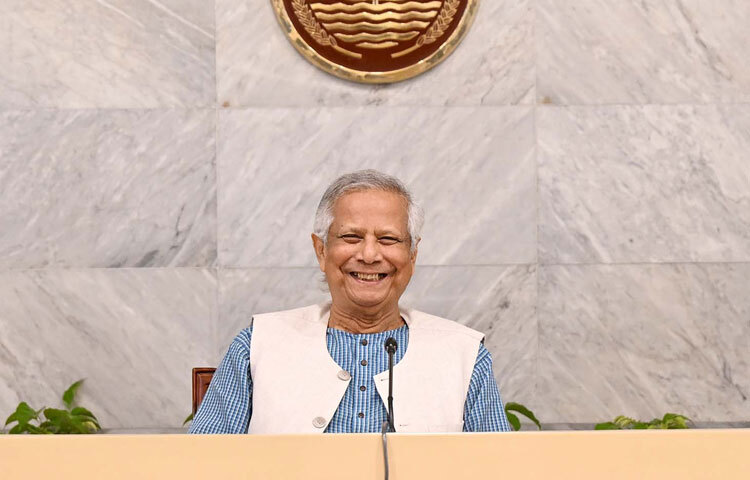 প্রধান উপদেষ্টা প্রফেসর মুহাম্মদ ইউনূস আজ ঢাকায় তেজগাঁওয়ে তার কার্যালয়ে উপদেষ্টা পরিষদের সভায় সভাপতিত্ব করেন। ছবি: পিআইডি