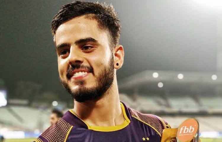 দিল্লির ব্যস্ত ক্রিকেটপাড়ায় বেড়ে ওঠা এই বাঁহাতি ব্যাটসম্যান জানেন, প্রতিভা থাকলেই যথেষ্ট নয়; টিকে থাকতে হয় মানসিক শক্তি দিয়ে। কখনো দলের প্রয়োজনে ওপেনিং, কখনো আবার মিডল অর্ডারের দায়িত্ব; ব্যাটের পাশাপাশি বল হাতে সামান্য হলেও ভারসাম্য আনার চেষ্টা সব মিলিয়ে নিতিশ রানা সেই ক্রিকেটার, যিনি নিজের ভূমিকা নিয়ে কখনো অভিযোগ করেন না। তিনি চুপচাপ এগিয়ে যান, কারণ তার বিশ্বাস শেষ পর্যন্ত ক্রিকেট নিজেই কথা বলে।