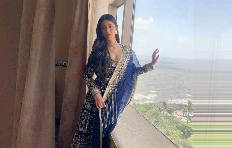 অভিনেত্রী হিসেবে শ্রুতি হাসান প্রতিষ্ঠা পান ‘ওহ মাই ফ্রেন্ড’, ‘আনাঙ্গানাগা ও ধীরুদু’ ও ‘৭আম আরিভু’ সিনেমার মাধ্যমে। পরবর্তীতে তিনি অভিনয় করেন ‘গাব্বার সিং’, ‘ভেদালাম’, ‘শ্রীমানথুডু’, ‘এসআই থ্রি’, ‘রেস গুররাম’, ‘ডি-ডে’, ‘রামাইয়া ভাসতাভাইয়া’, ‘গাব্বার ইজ ব্যাক’ ও ‘ওয়েলকাম ব্যাক’-এর মতো ব্যবসাসফল সিনেমায়।