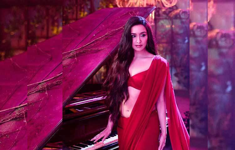 ‘স্ত্রী ২’ সিনেমার আলোচিত ‘খুবসুরত’ গানে লাল শাড়ি ও ব্রালেটে লাস্যময়ী অভিনেত্রী। ছবি: ইনস্টাগ্রাম